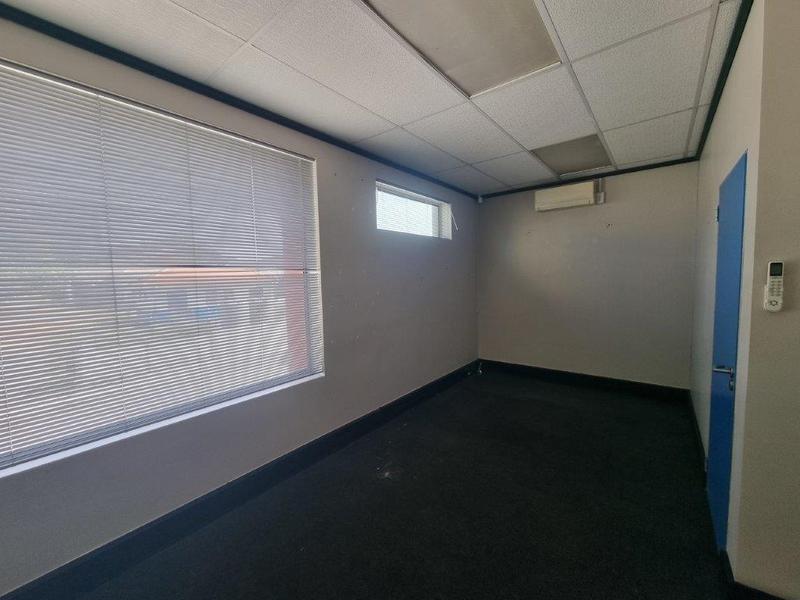 To Let commercial Property for Rent in Mount Croix Eastern Cape